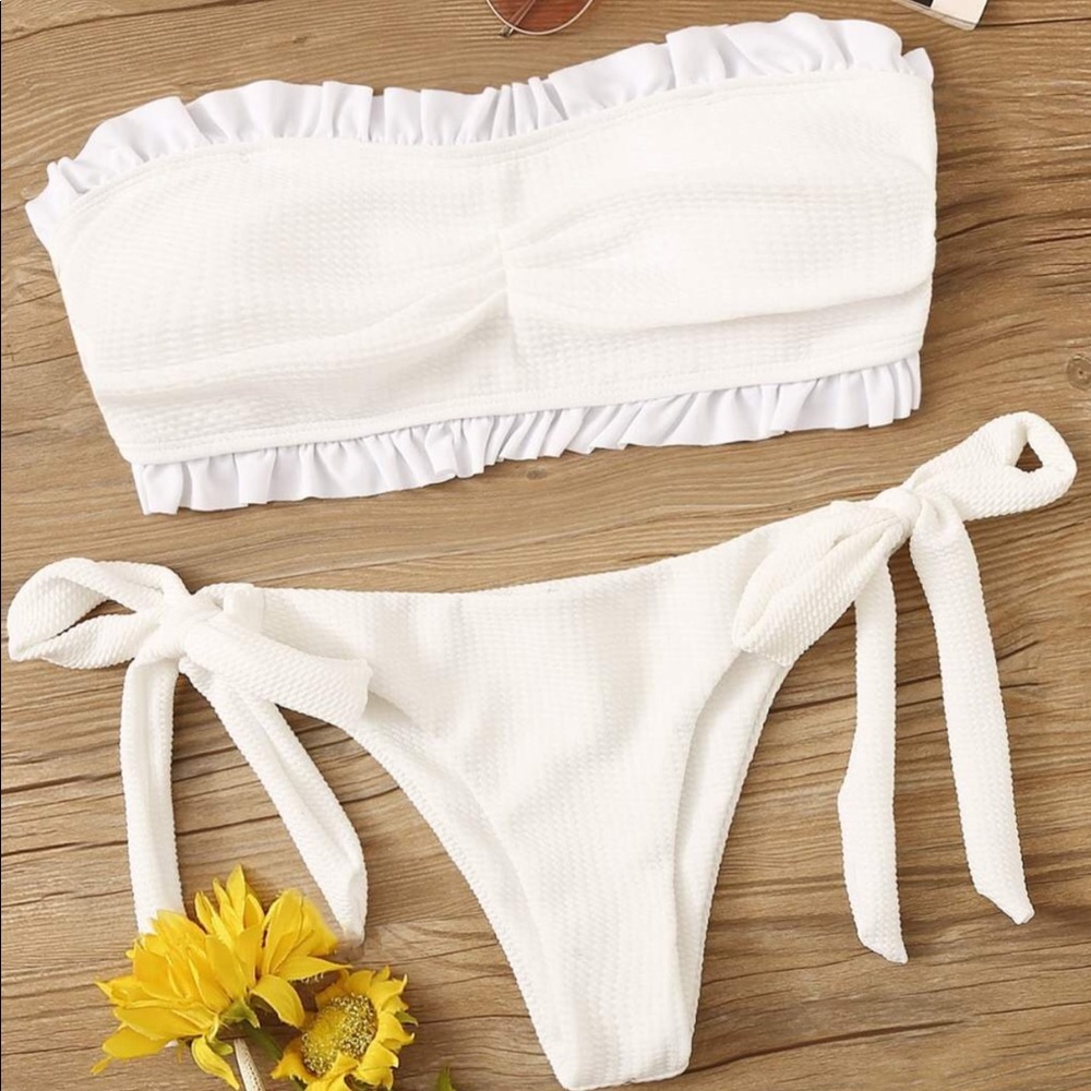 Frill Trim Bandeau With Tie Side
